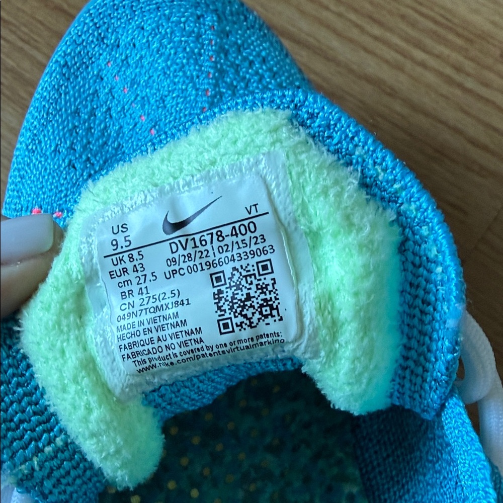 Men’s Nike Vapormax - Picture 7 of 8